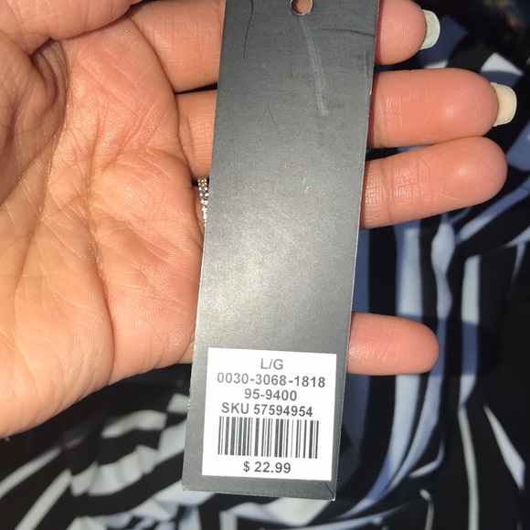 Black and white dress - Picture 3 of 3